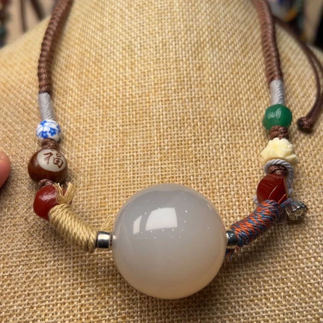 玛瑙/玉髓颈饰未镶嵌