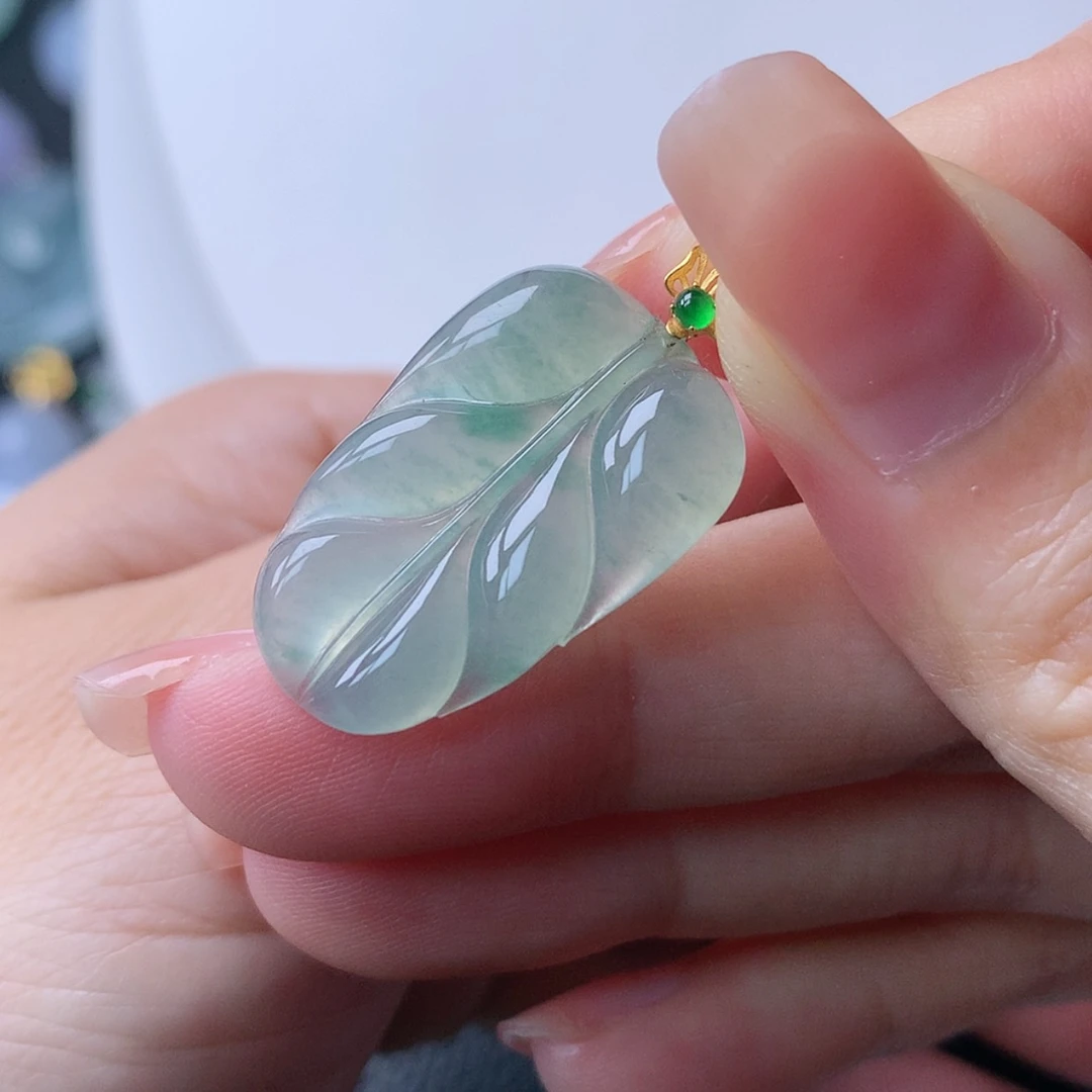 【闪购商品】翡翠18K金镶嵌吊坠(赠链)