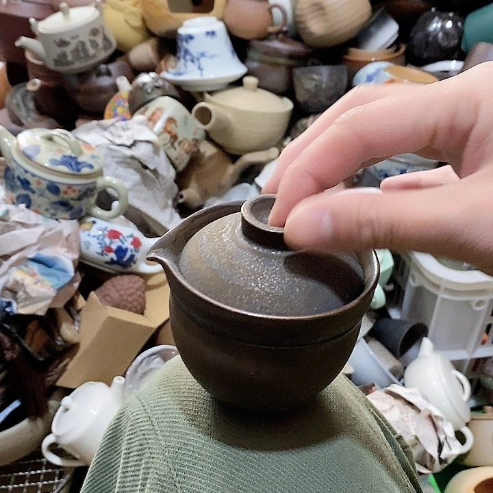 瓷片荷花的小秘密是否还有一个月内