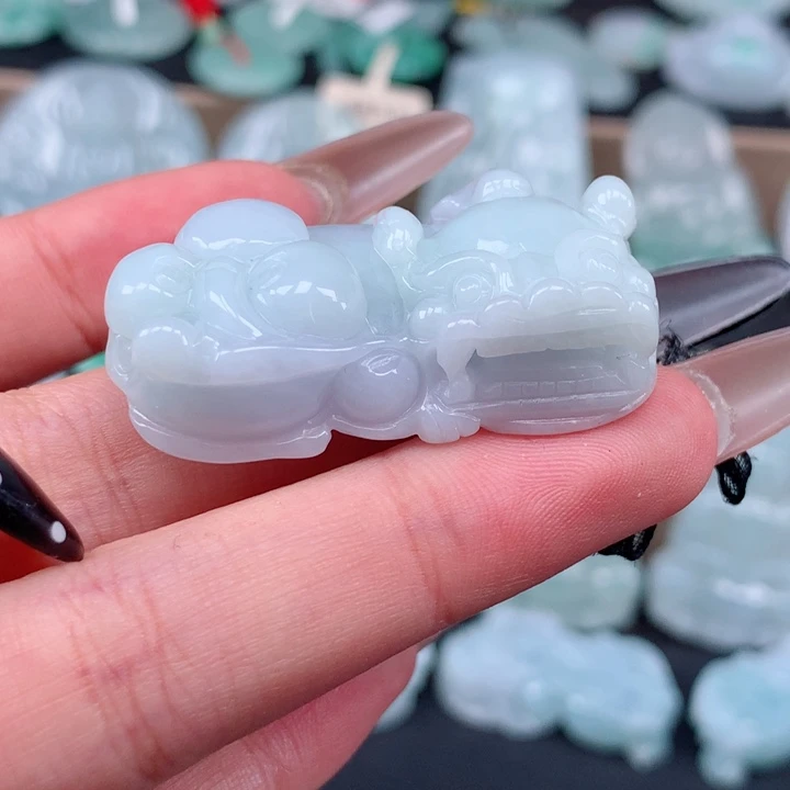 颈饰未镶嵌翡翠貔貅