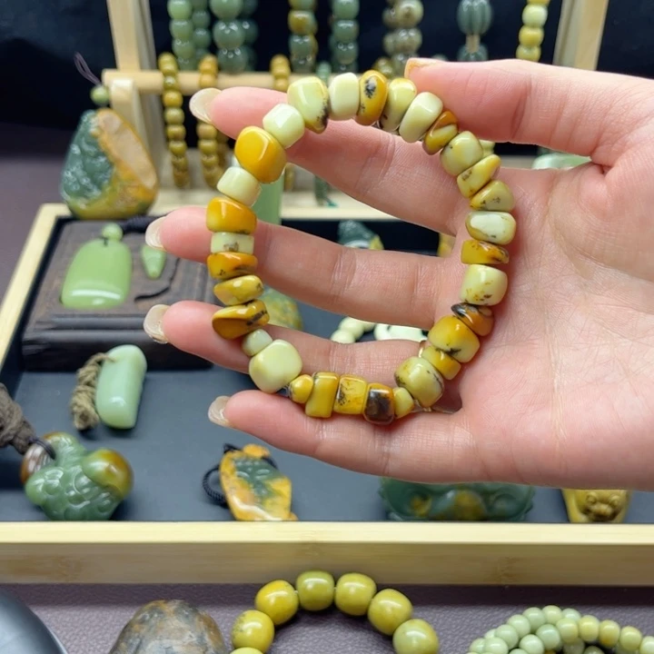 开***心岫岩河磨玉（透闪石质玉）未镶嵌颈饰