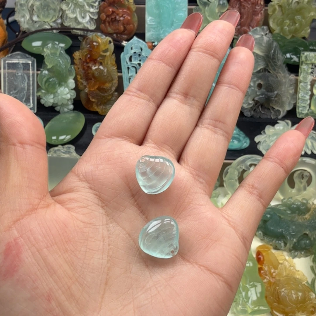 明***流蛇纹石玉未镶嵌颈饰拍2