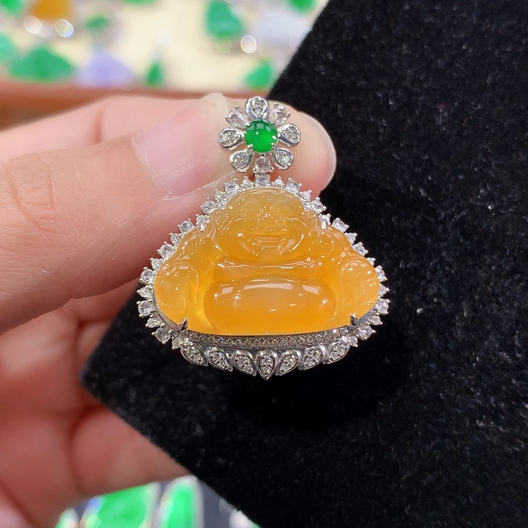 翡翠18K金镶嵌颈饰