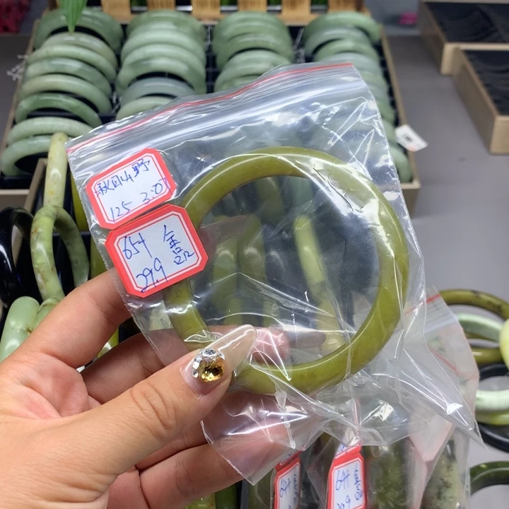 未镶嵌蛇纹石玉手镯125