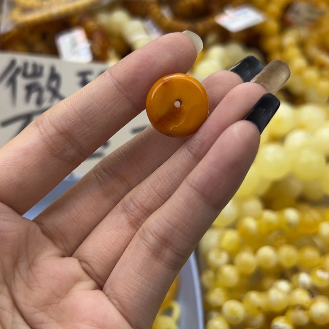 琥珀珠宝奇石未镶嵌
