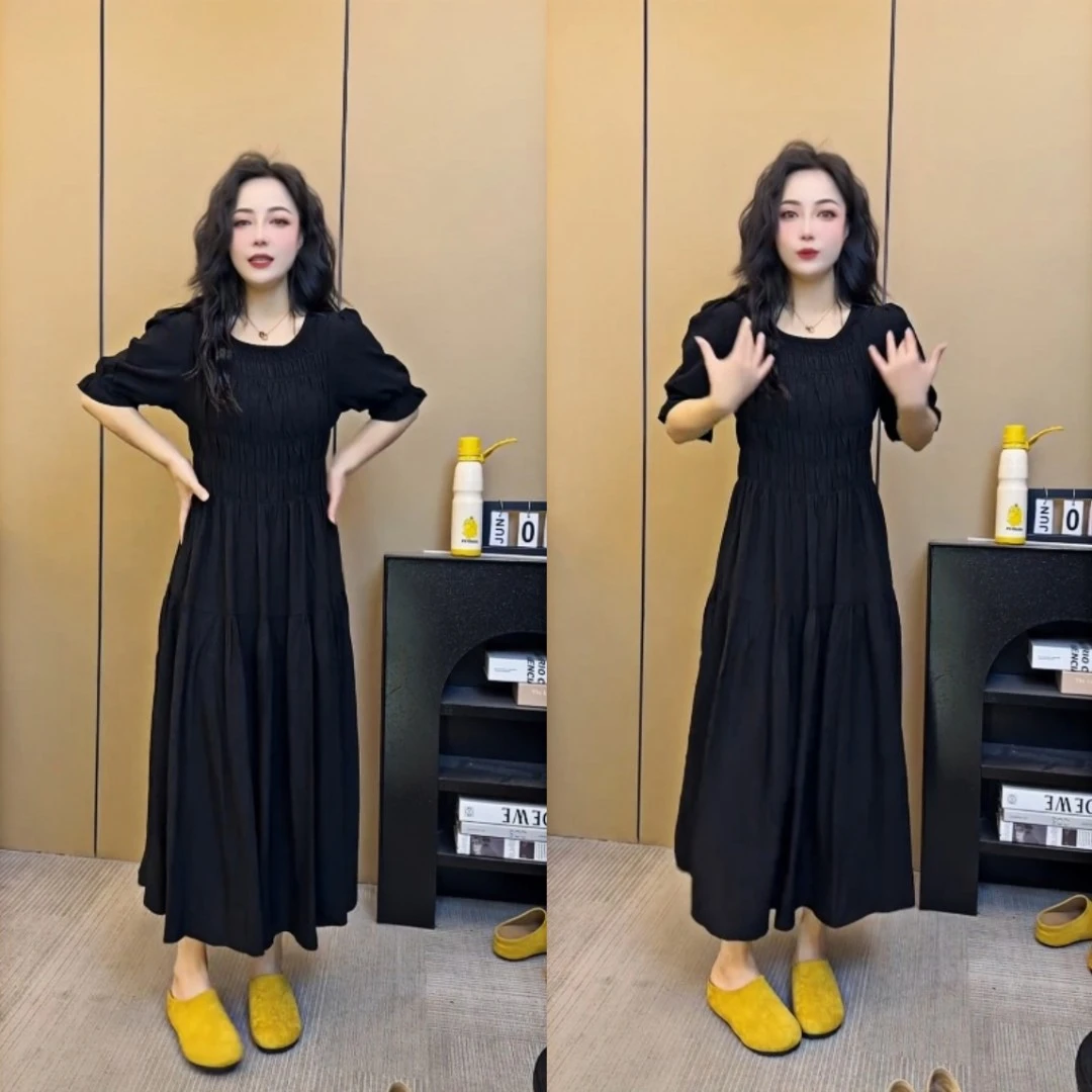 大码设计感复古收腰小黑连衣裙女收腰法式新款胖mm时尚显瘦中长裙
