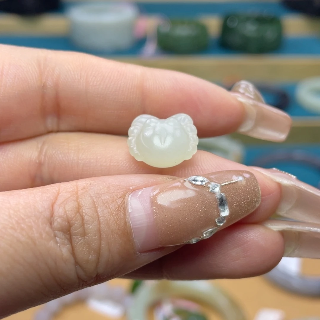 和田玉吊坠未镶嵌