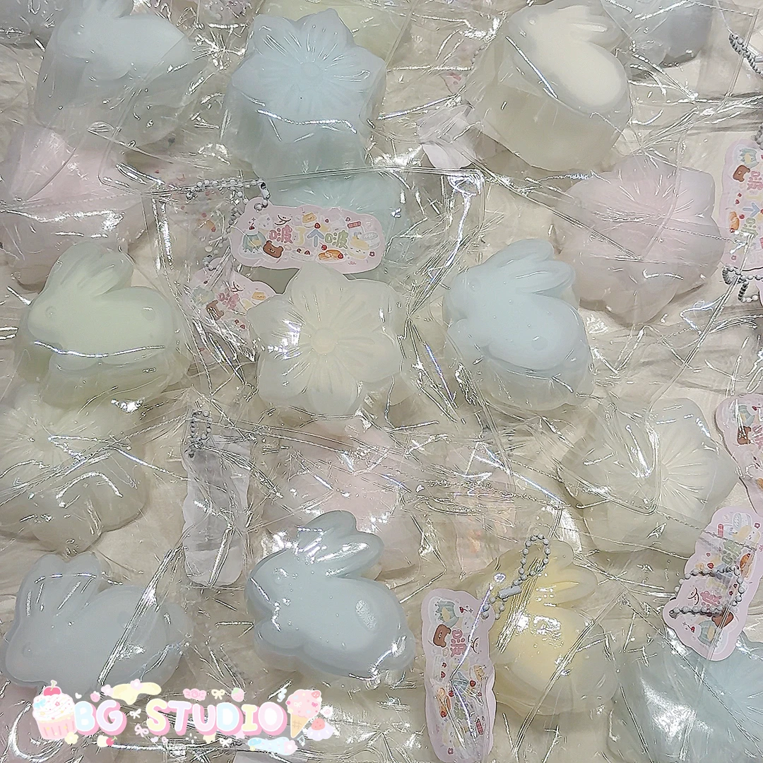 现货冰皮月饼糯米泥玩具，瑕疵无售后（樱花145g±10兔子130g±10）