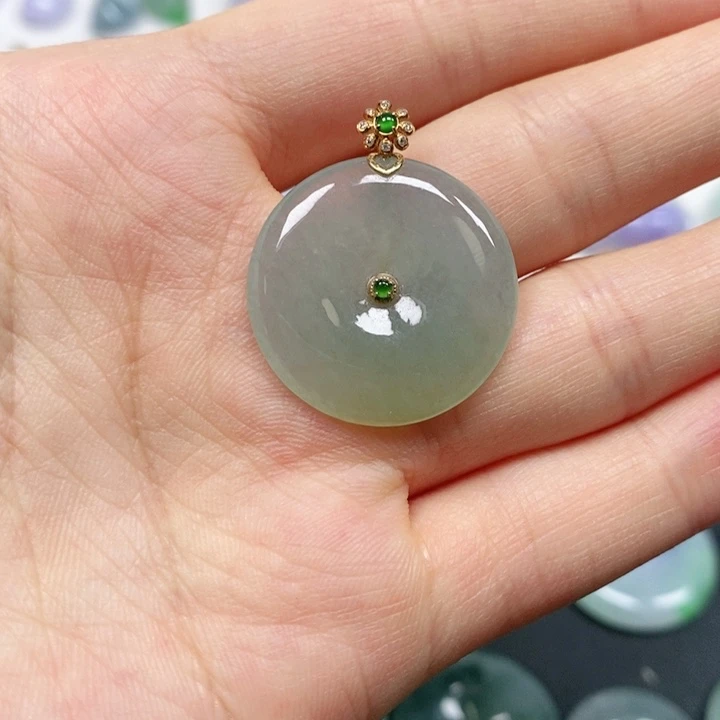 翡翠18K金镶嵌颈饰翡翠吊坠