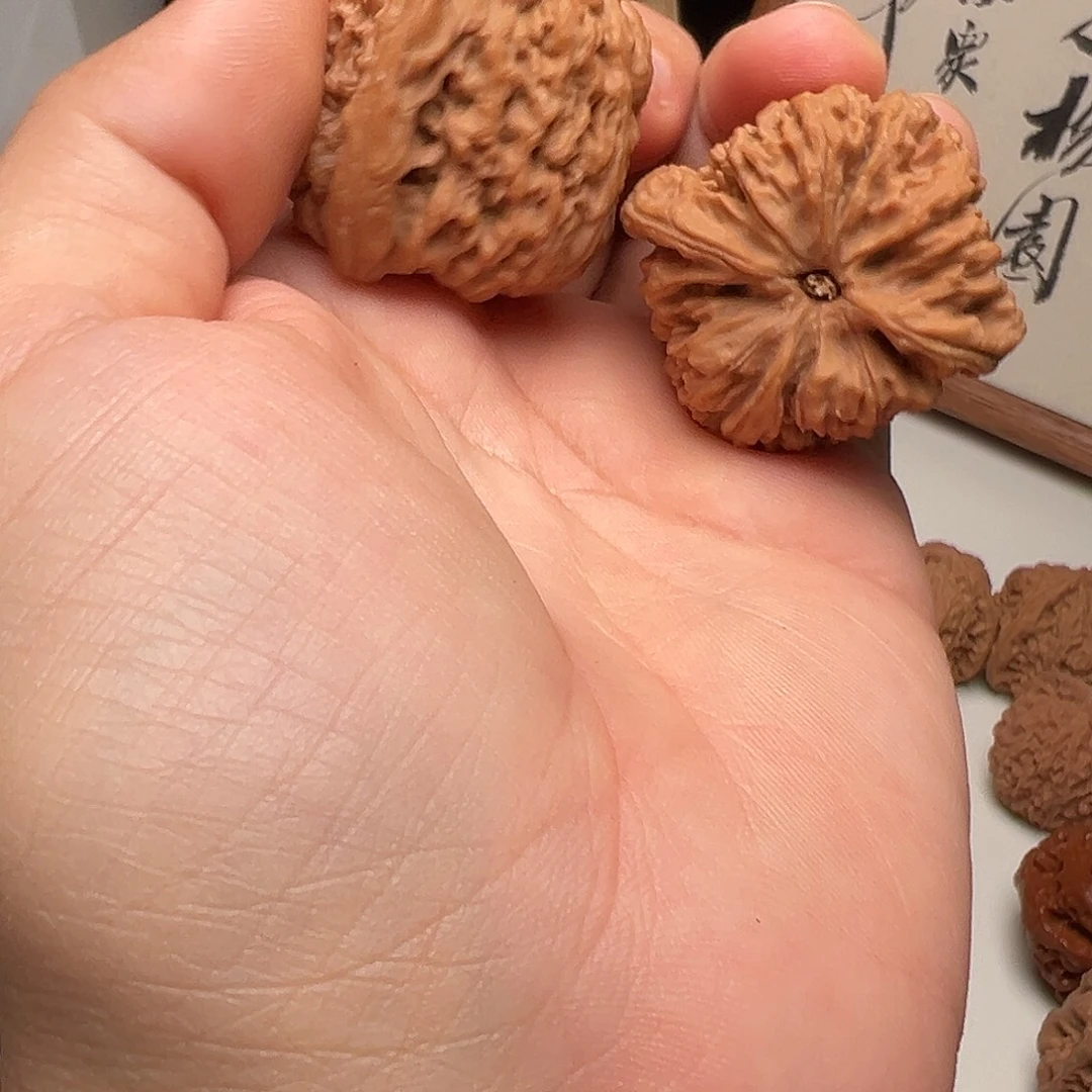 X***i文玩核桃吊坠南疆石