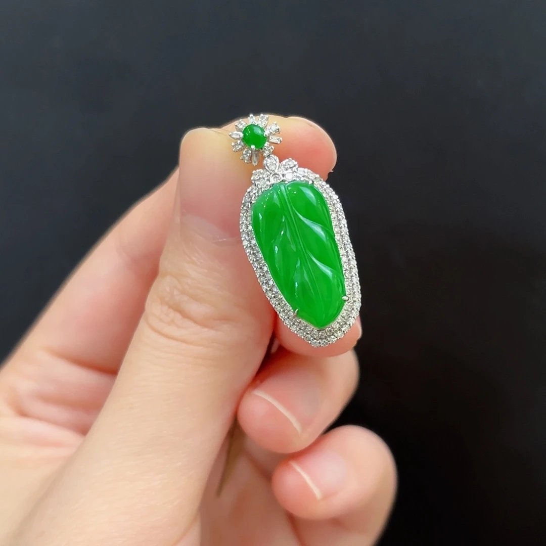 翡翠18K金镶嵌吊坠(不含链)翡翠叶子吊坠多人不退不换