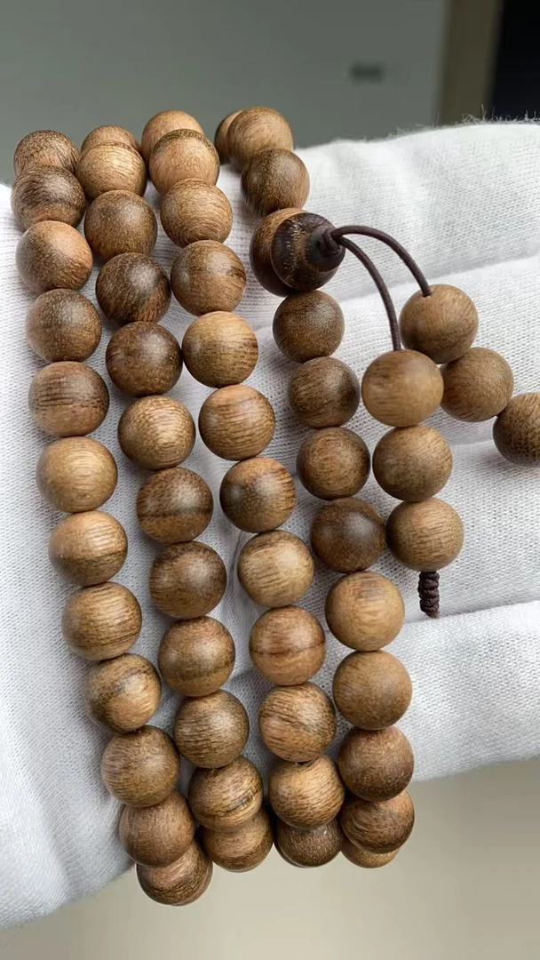 沉香140越南 沉水级 白奇楠留疤料 0.9*108颗  45克 2101 XL R