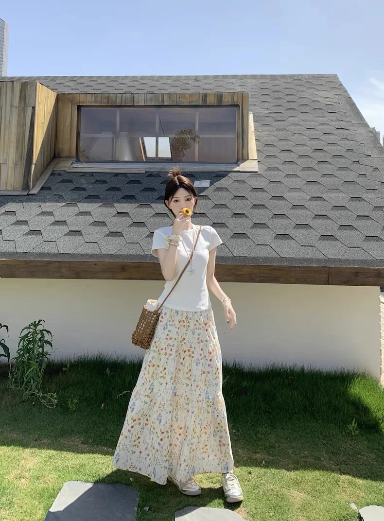 白色圆领正肩短袖T恤修身上衣女两件套夏季碎花半身裙甜美风套装