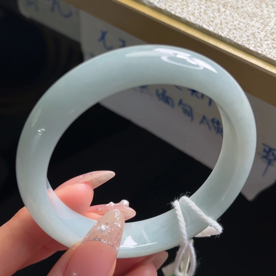 翡翠未镶嵌手镯手镯