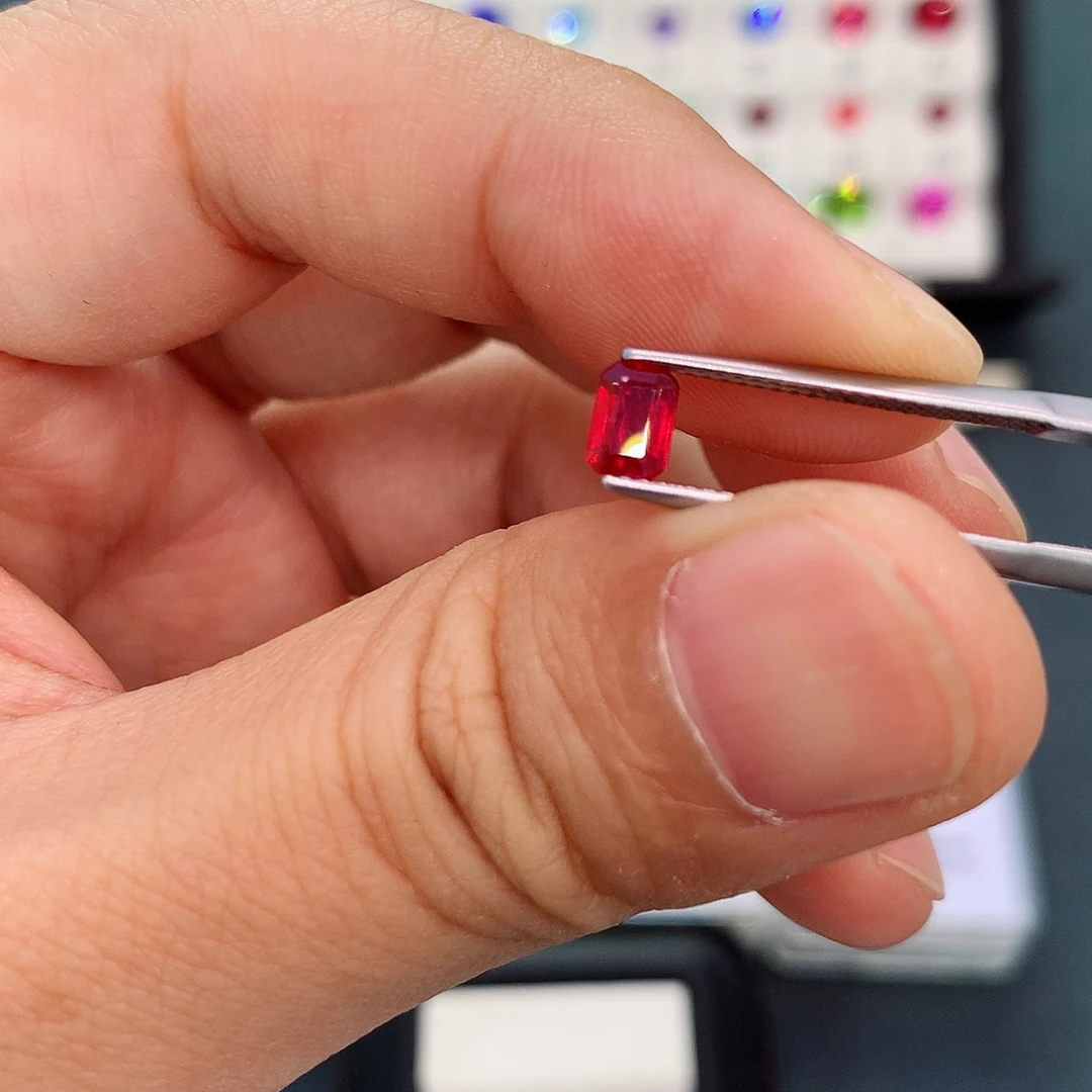 红宝石裸石未镶嵌63.7分鸽血红