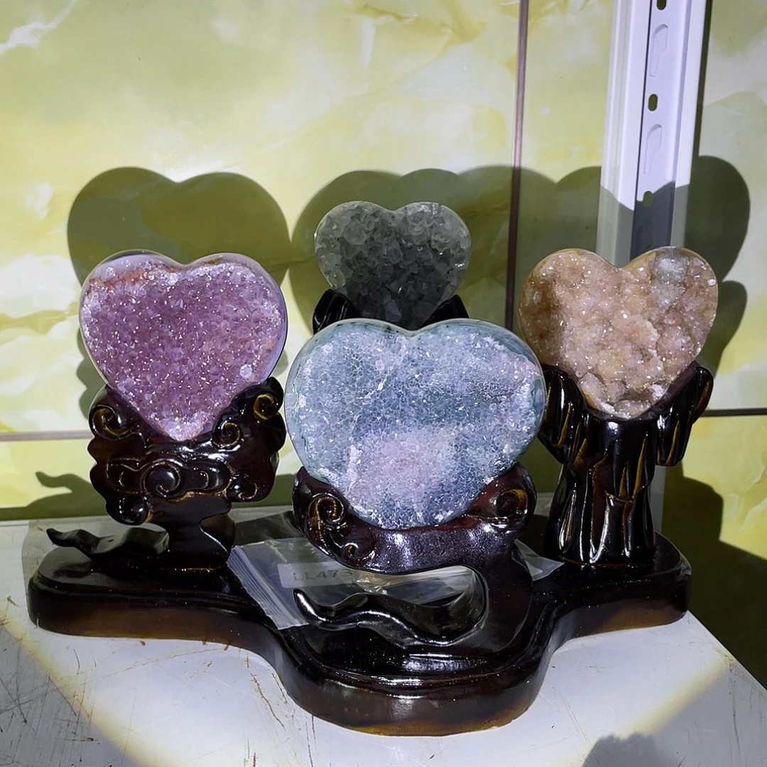 阿***林未镶嵌大型摆件（非配饰）水晶