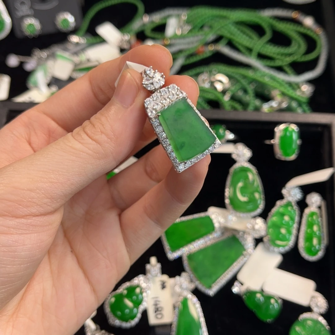 翡翠银S925镶嵌戒指无事牌吊坠