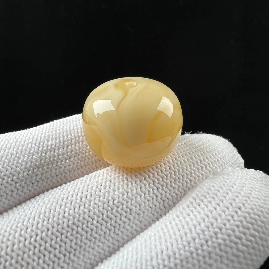 Y4509天然原矿蜜蜡 鸡油黄飘花墩子 20.6*15.7mm抖音基地质检发货