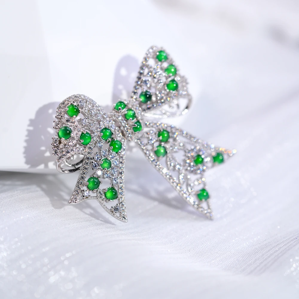 妞妞珠宝严选-925银镶翡翠蛋面蝴蝶胸针多样性发货一件