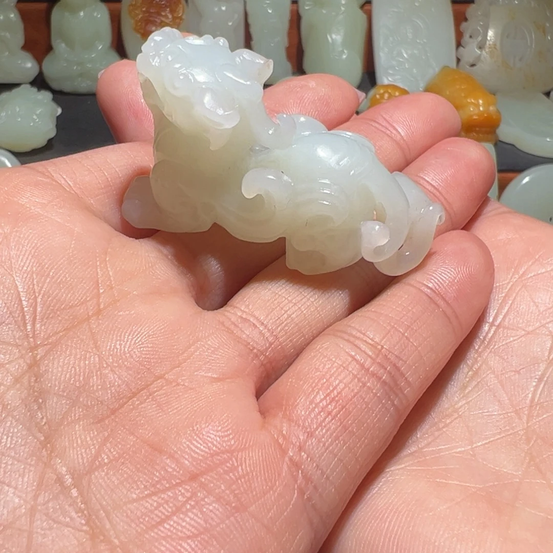 J***e和田玉未镶嵌颈饰