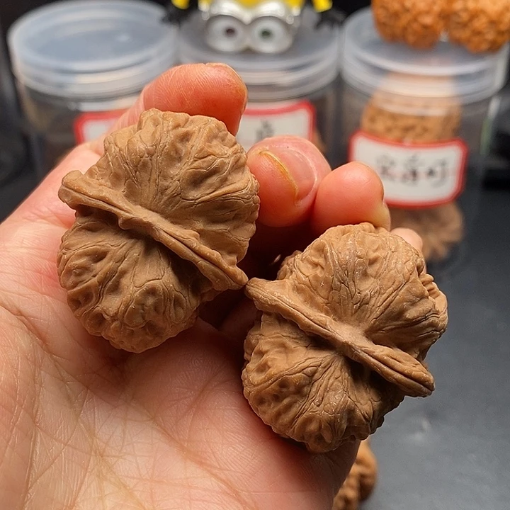 乐***爸文玩核桃把件金钟