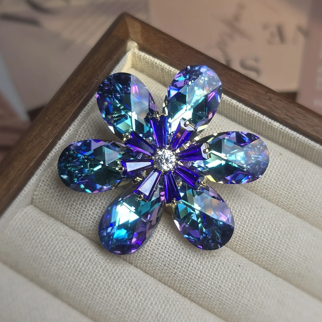 铜合金胸针 紫色轻奢高档时尚大气礼物花朵别针胸针1146