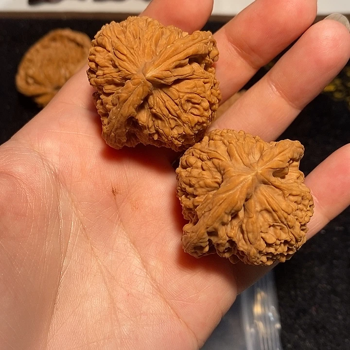 文玩核桃吊坠南疆
