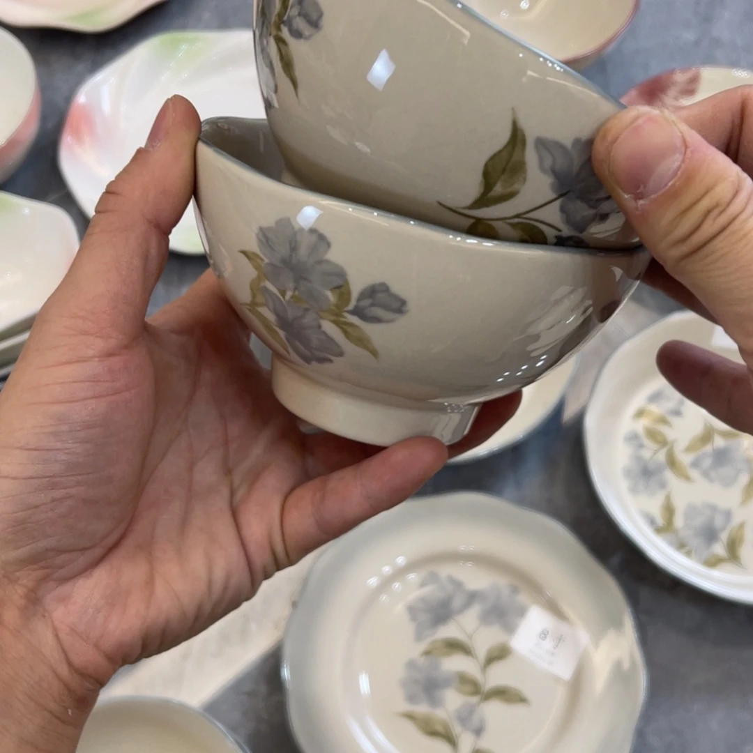陶瓷微瑕餐具介意勿拍，满18飞！
