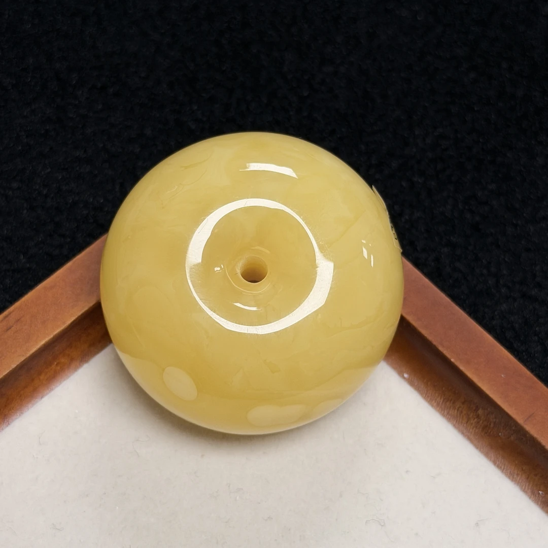 天然原矿无优化无烤色无补胶无煮蜜无辐照蜜蜡吊坠（1121）