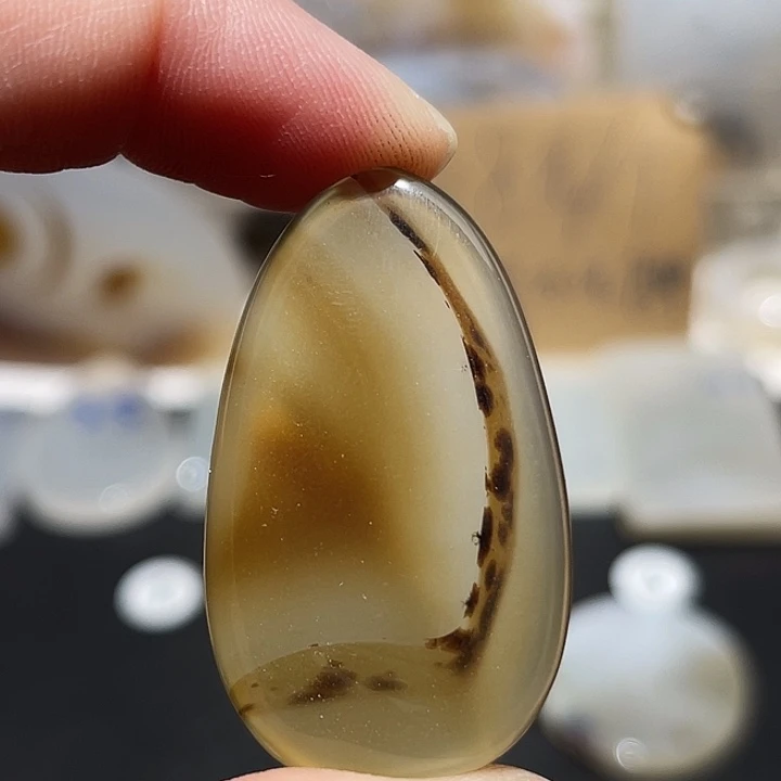 玛瑙/玉髓颈饰未镶嵌