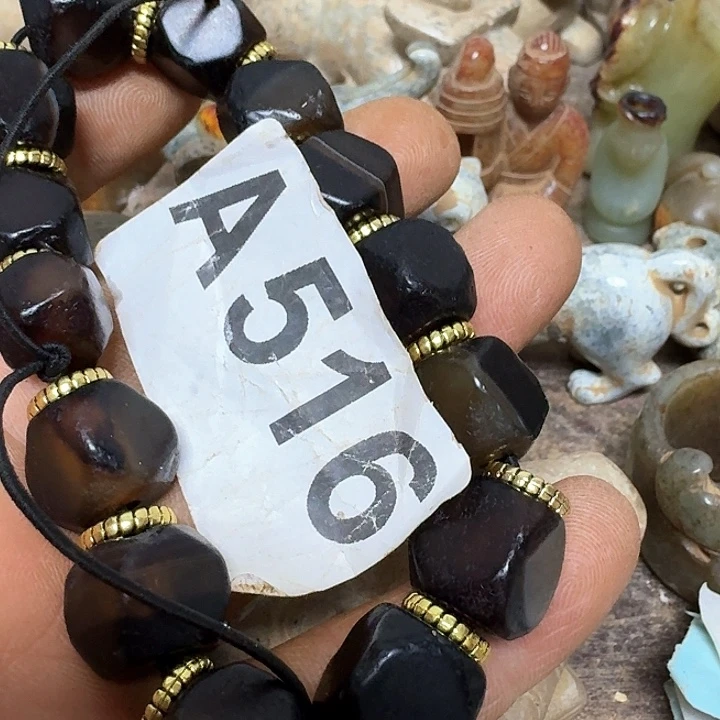 玛瑙/玉髓颈饰未镶嵌红*松