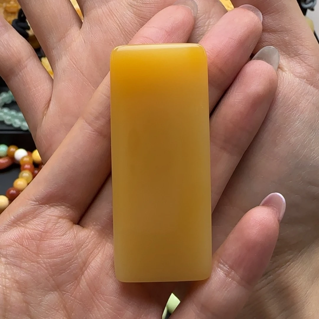 石英质玉颈饰未镶嵌福*