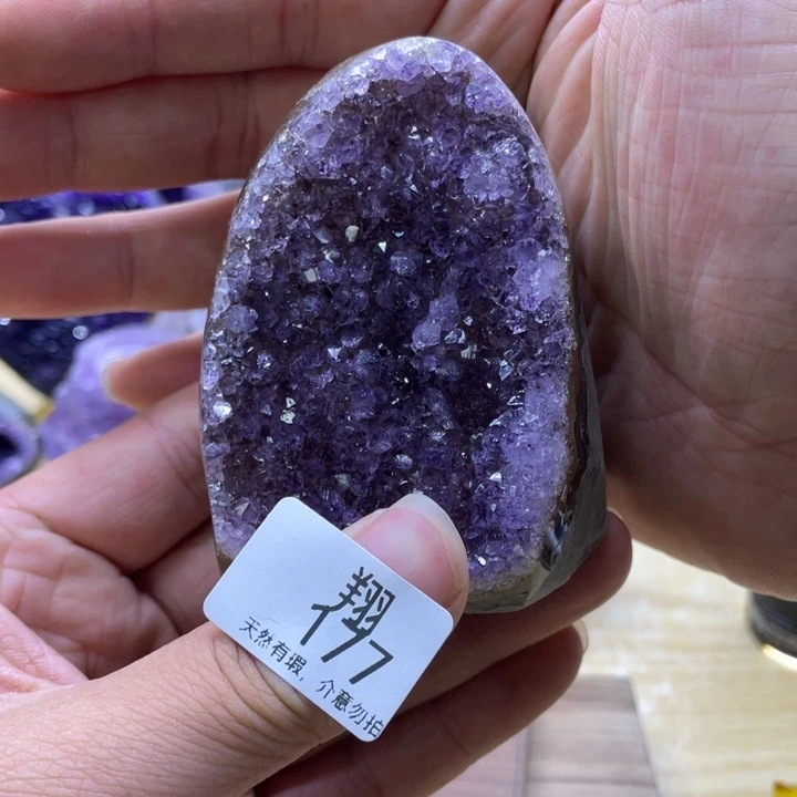 未镶嵌水晶大型摆件（非配饰）