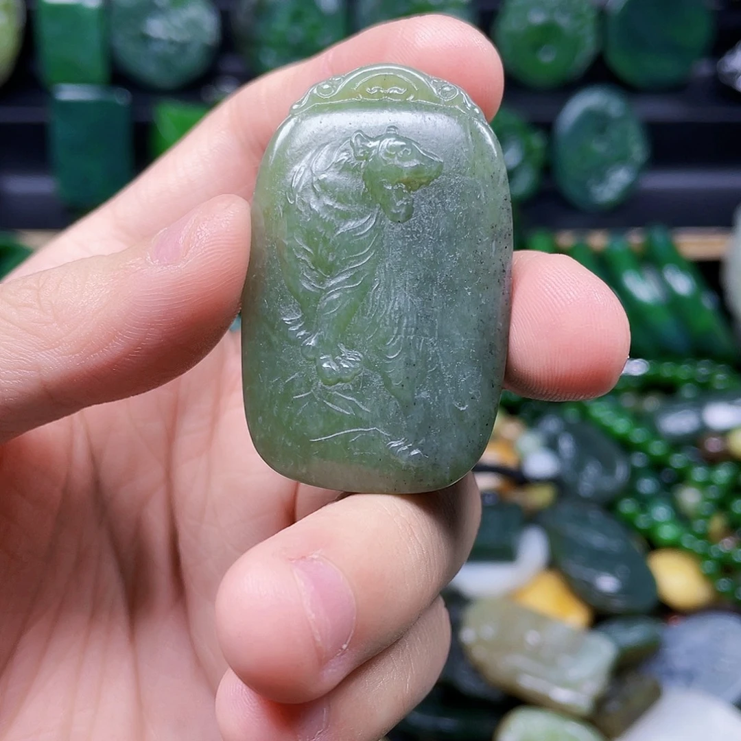 和田玉未镶嵌珠宝奇石