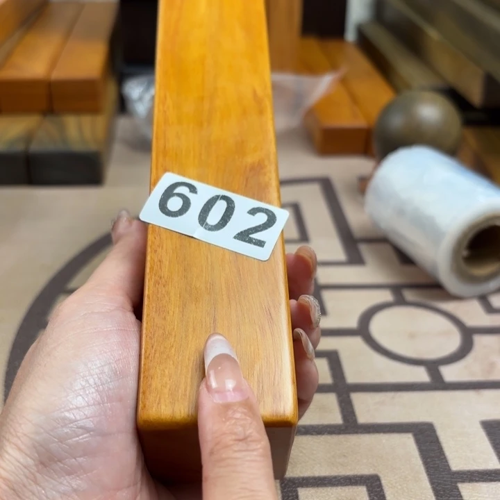 樟科（黄金檀）满**蹬