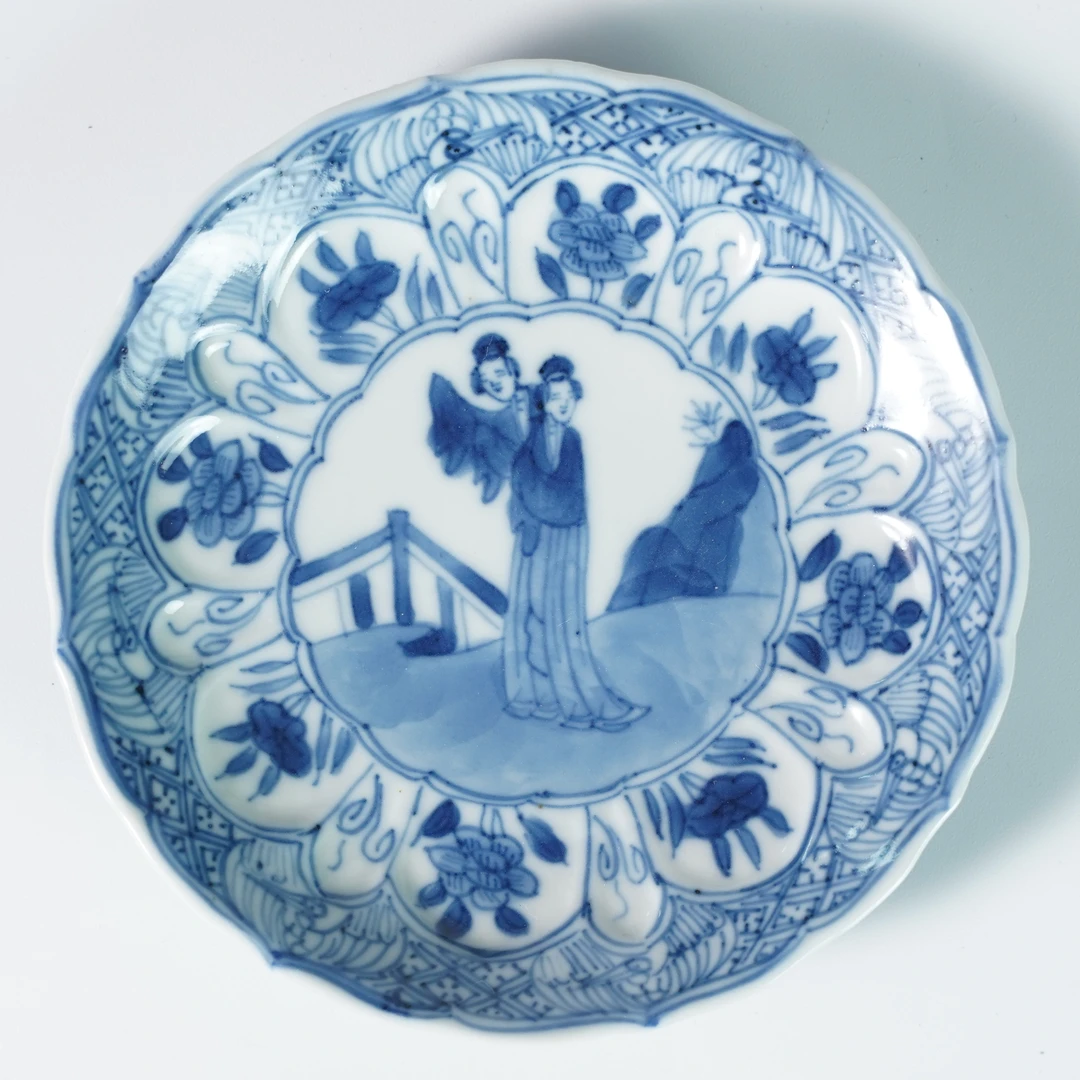 LABC251016020【十竹斋】清康熙青花侍女模印花口盘