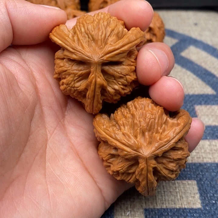 吊坠文玩核桃意三棱