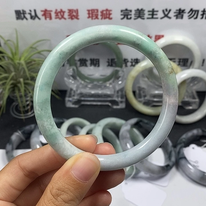 未镶嵌手镯翡翠38号。 60.3圈