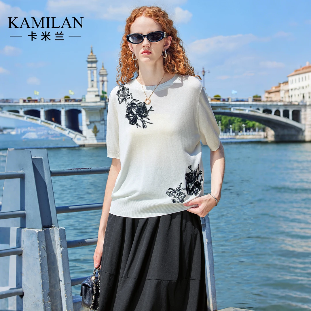 卡米兰绣花宽松短袖女士针织衫2025秋季流行新款洋气漂亮减龄上衣