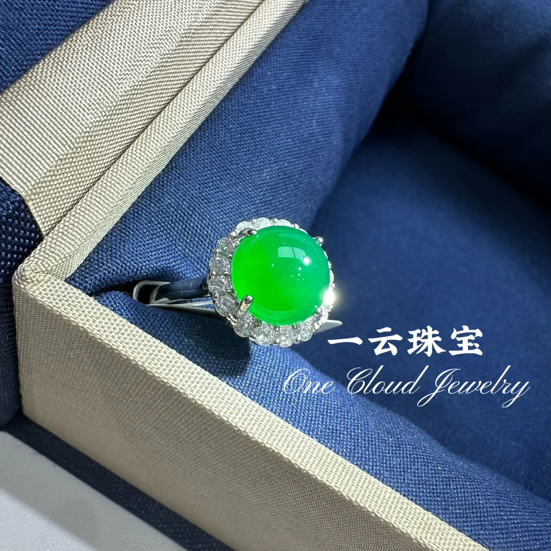 【一云珠宝】天然玉髓满绿银色卡10正圆满钻戒指