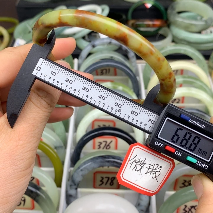 蛇纹石玉未镶嵌手镯381