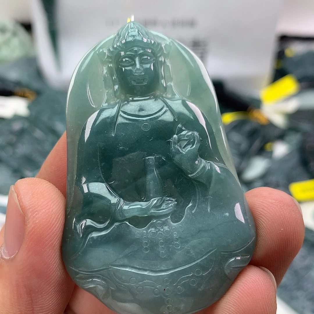 翡翠未镶嵌颈饰素衣