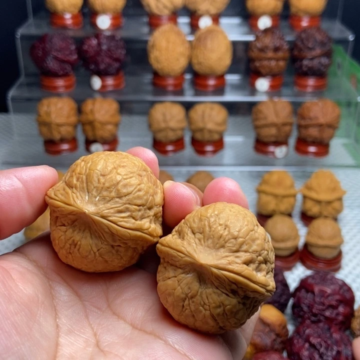 把件文玩核桃蟒纹虎头41