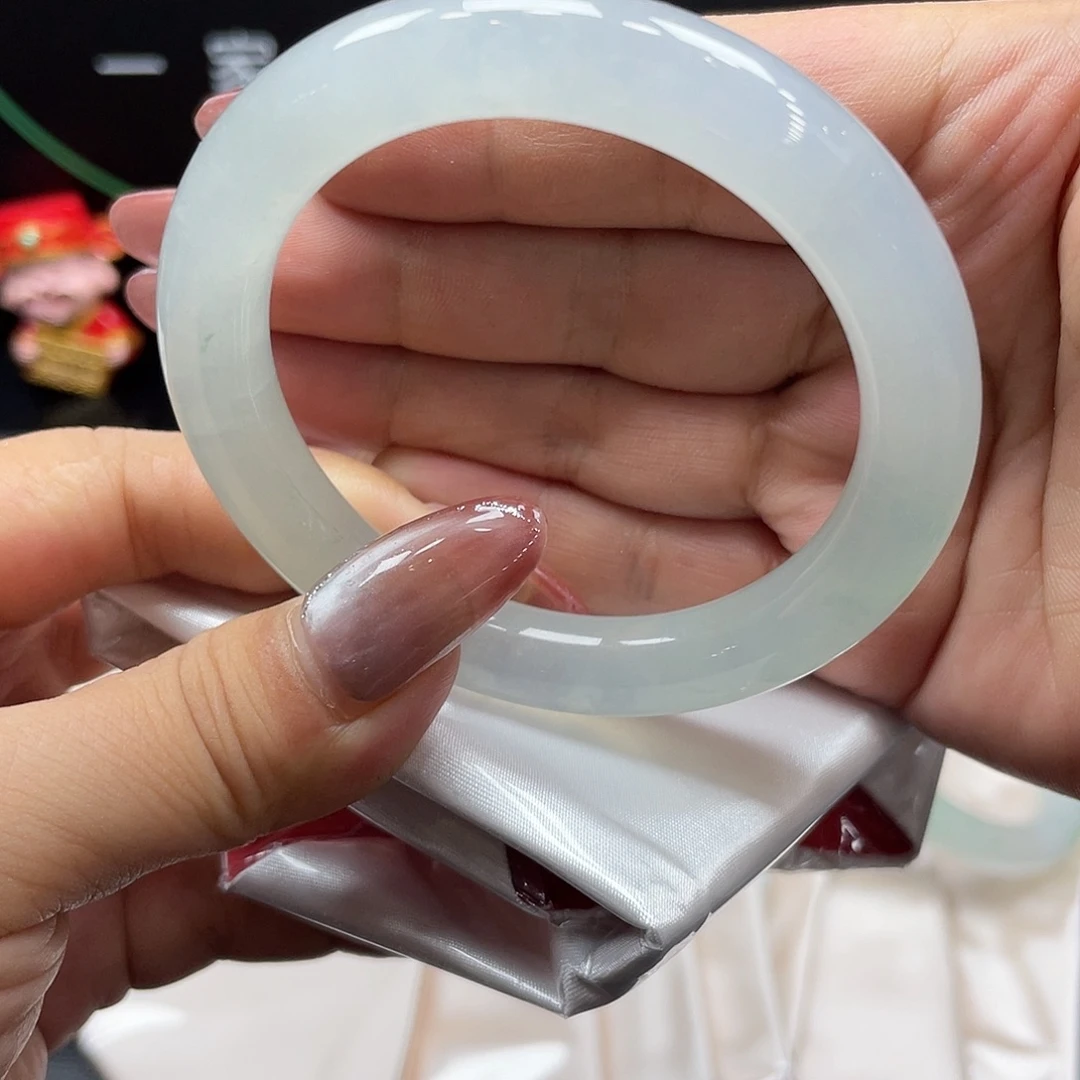 翡翠未镶嵌手镯55.3圆条