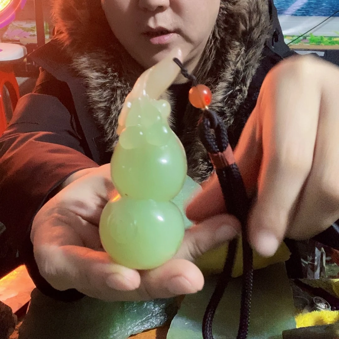 蛇纹石玉未镶嵌珠宝奇石