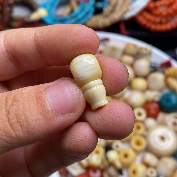 果**?藏传文玩高白三通一个