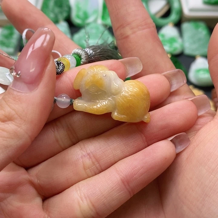 翡翠颈饰未镶嵌吊坠