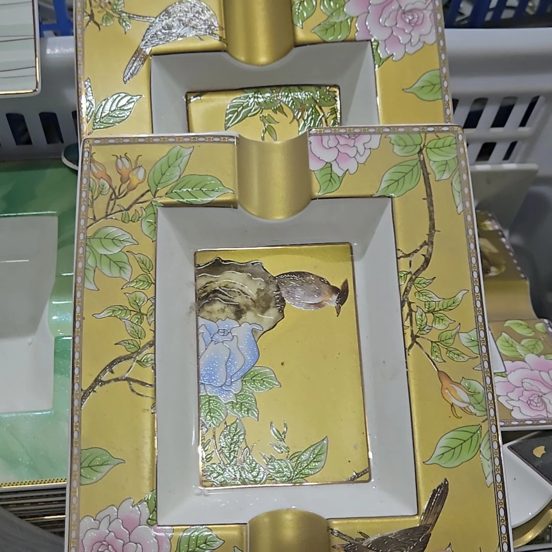 瓷片微瑕琴瑟和鸣烟缸2个666666
