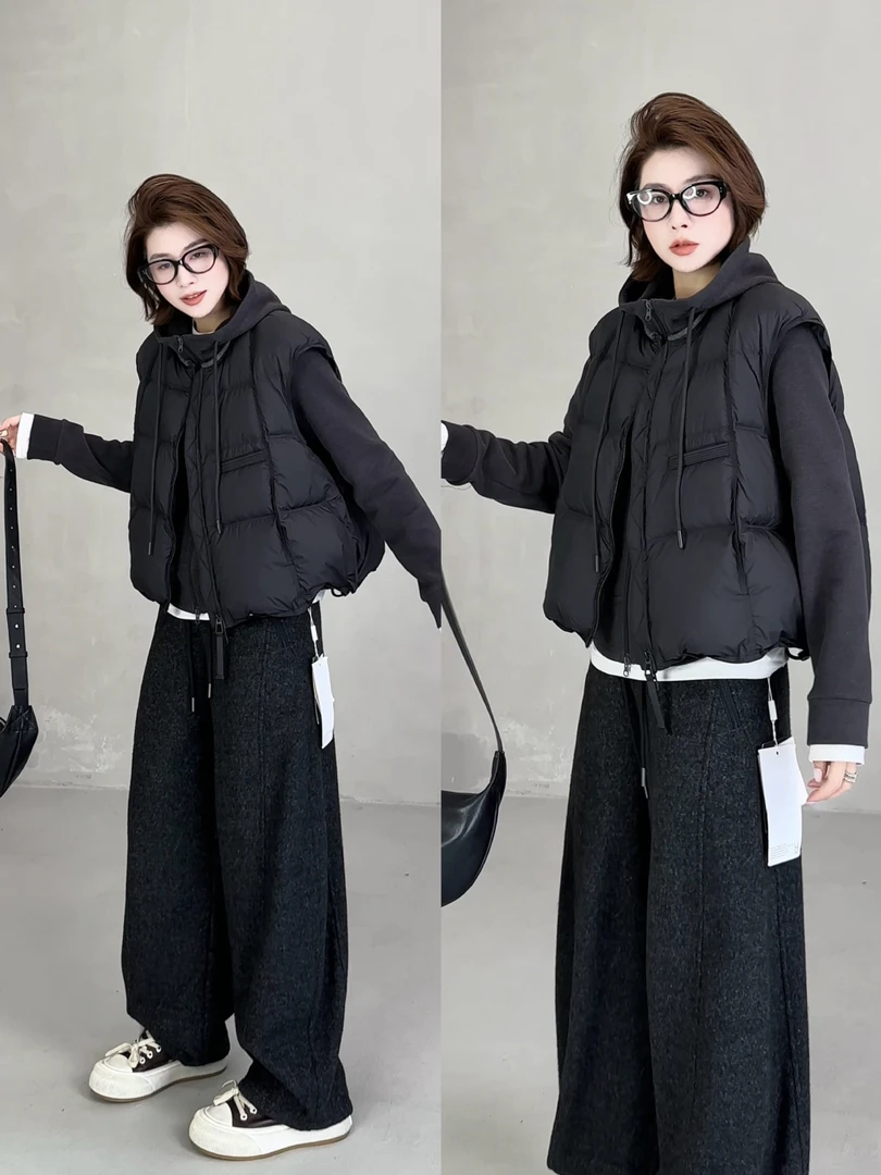 月月 2025秋冬【卷边领羽绒马甲】小众设计简约无袖外套 2509C6382