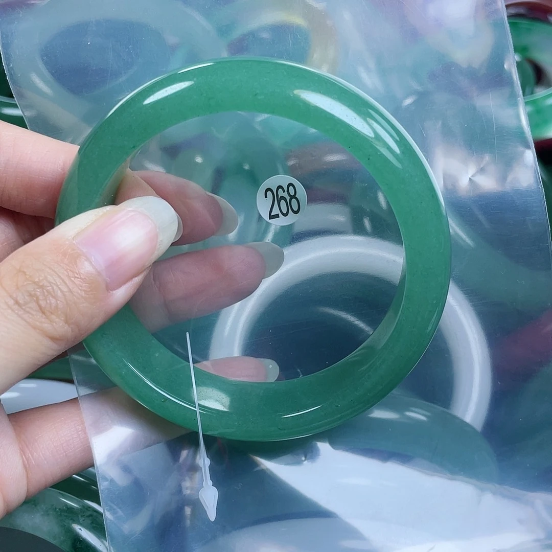 石英质玉手镯未镶嵌58